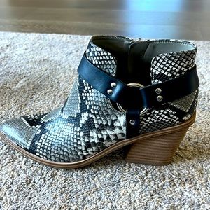 Nine West faux snake skin booties